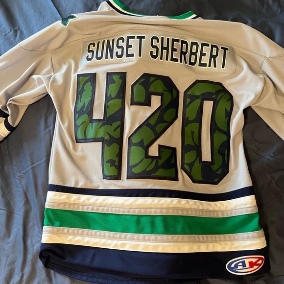 420 Festival Jersey - Picture 6 of 8